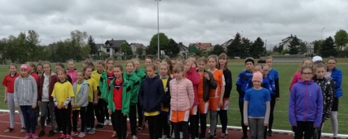 Gminne Igrzyska Dzieci w czwórboju lekkoatletycznym dziewcząt  w Szkole Podstawowej im Jana Pawła II w Brusach