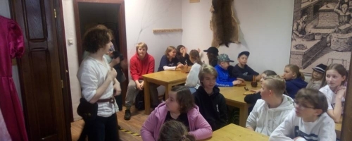 Klasa 8 c, SKW oraz Szkolne Koło Caritas na wycieczce w Toruniu
